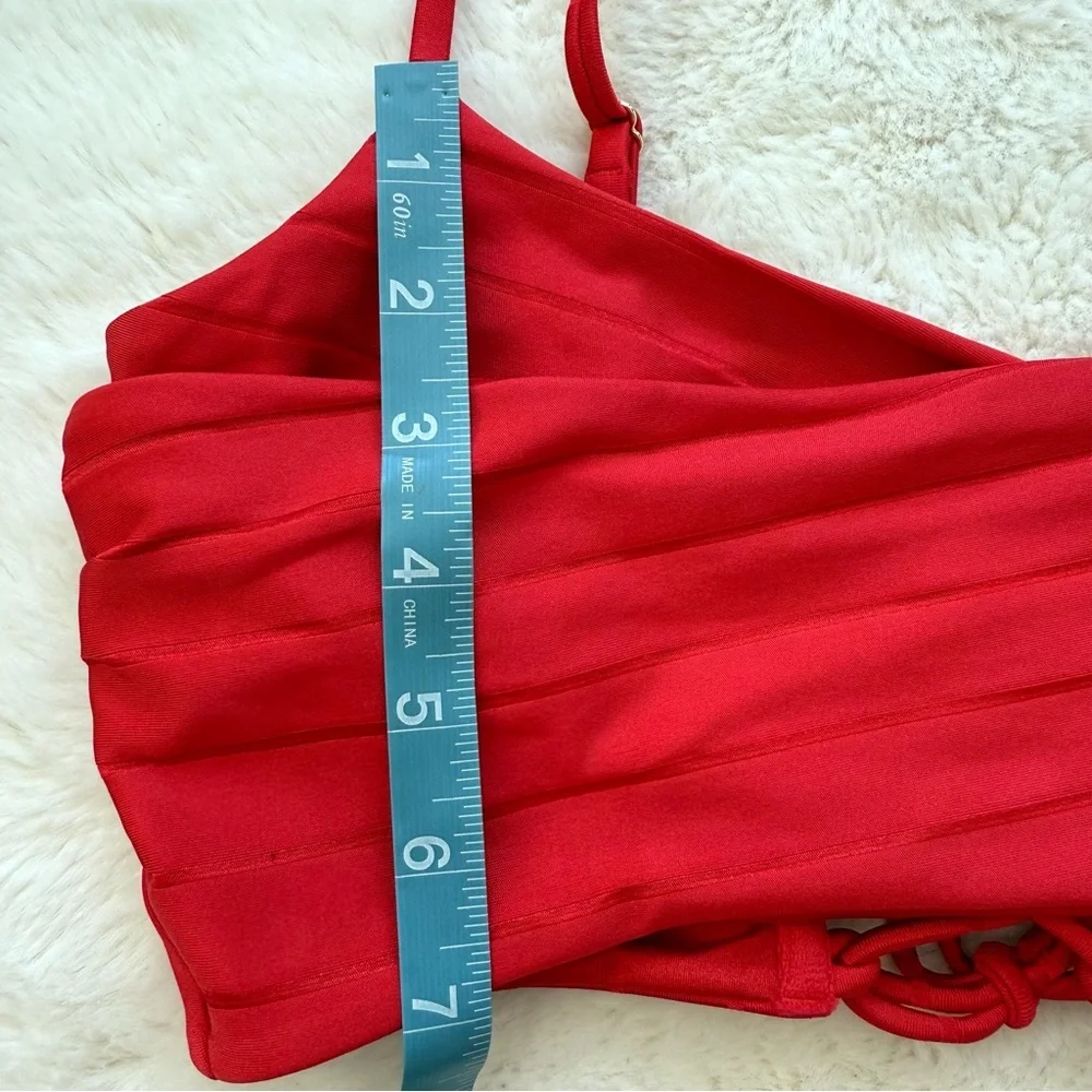 NEW!! Beach Bunny women swim top size M Retail 225$